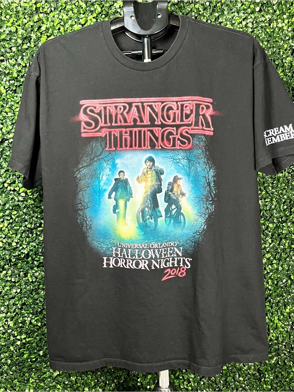 2018 HALLOWEEN HORROR NIGHTS STRANGER THINGS TEE